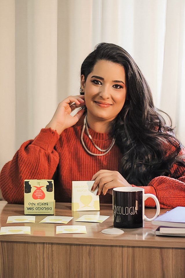 Renata Carvalho — Psicóloga Clínica